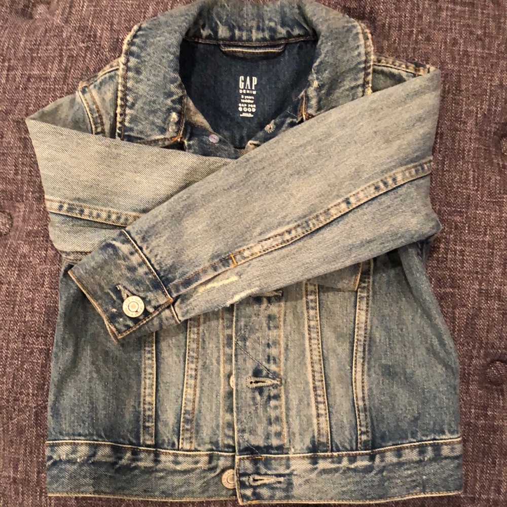 Gap destructed denim jacket